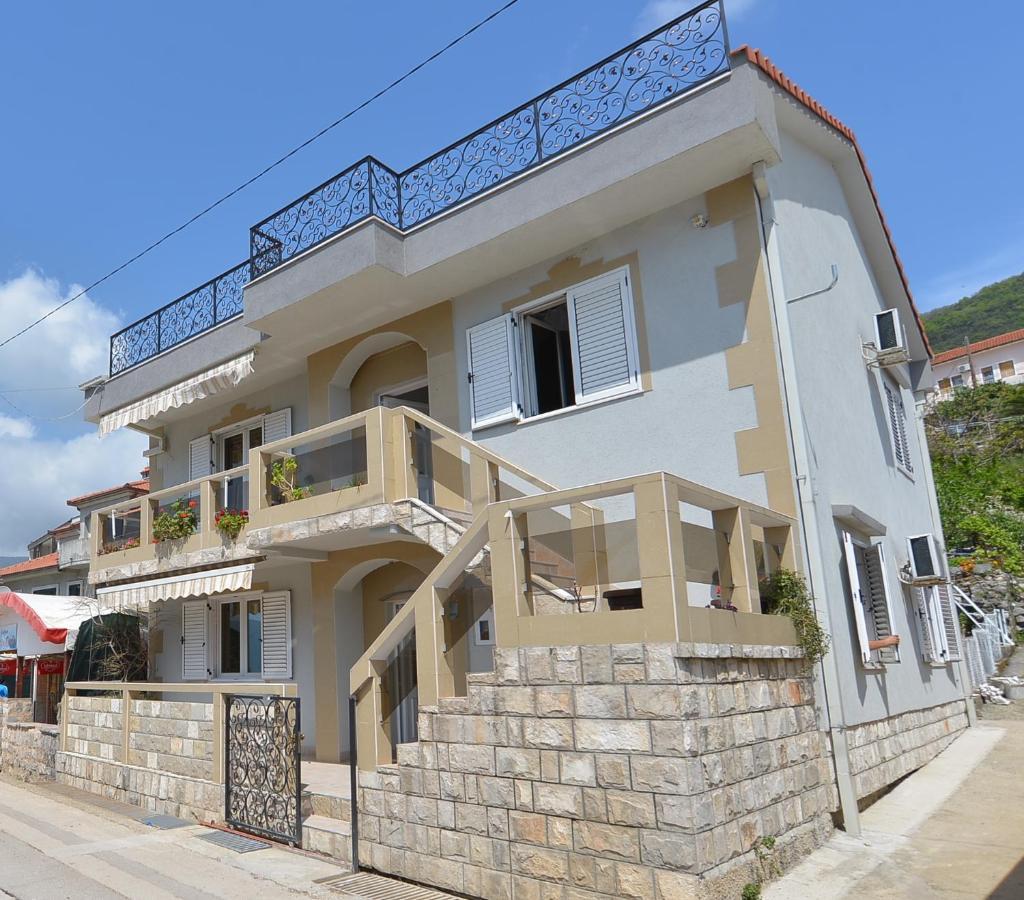 Apartment Sm Херцег-Нови Экстерьер фото