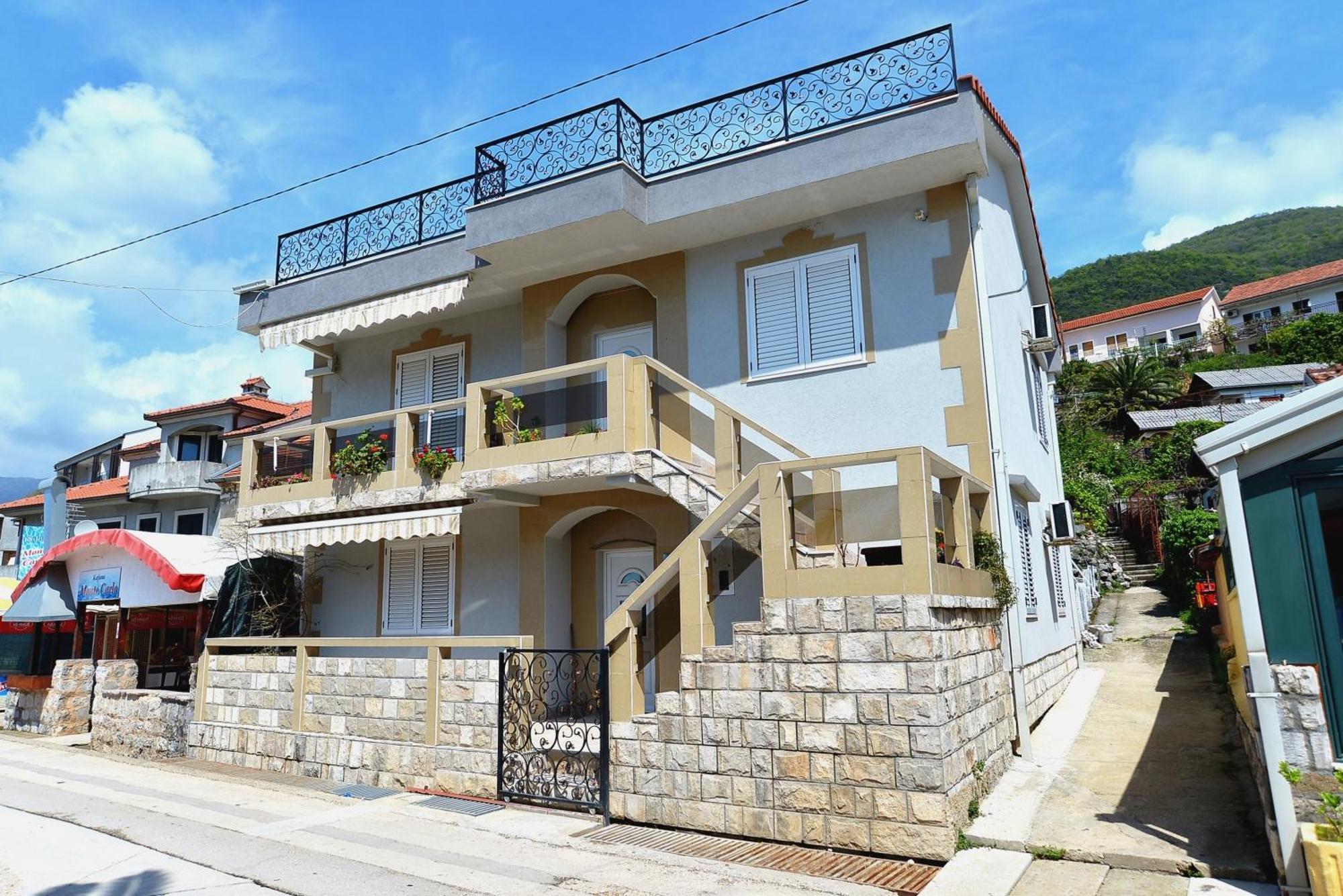 Apartment Sm Херцег-Нови Номер фото